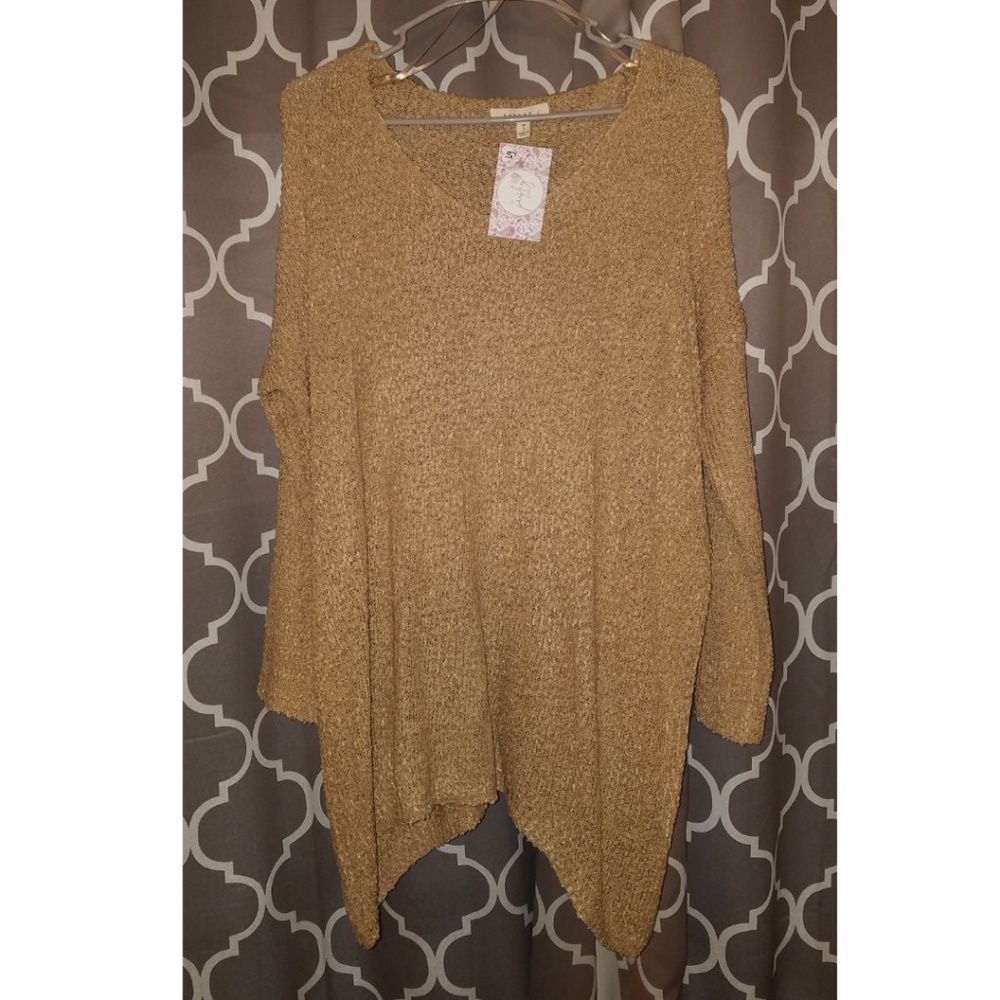 Long sleeved taupe top. NWT